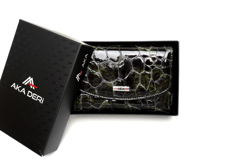 Žalia lakuota Aka odinė piniginė