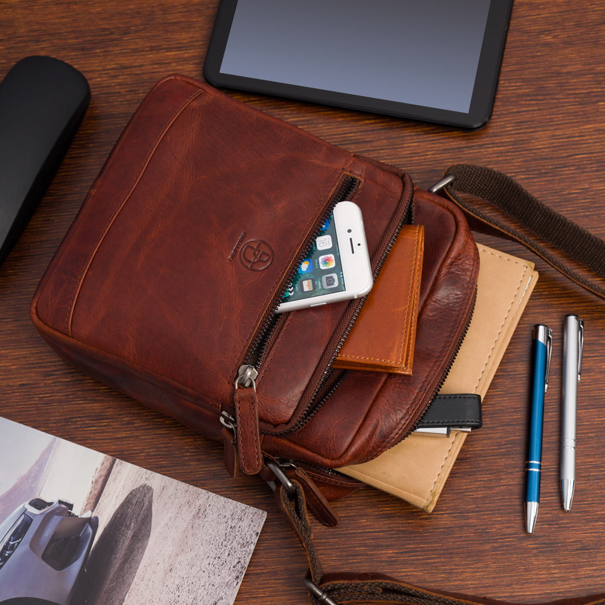 Juoda odinė rankinė