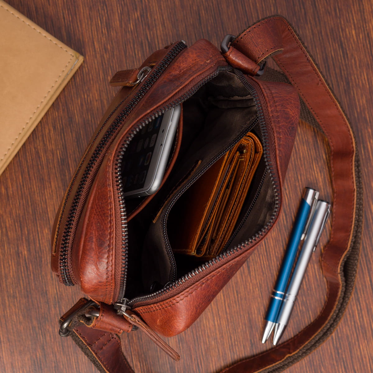 Juoda odinė rankinė