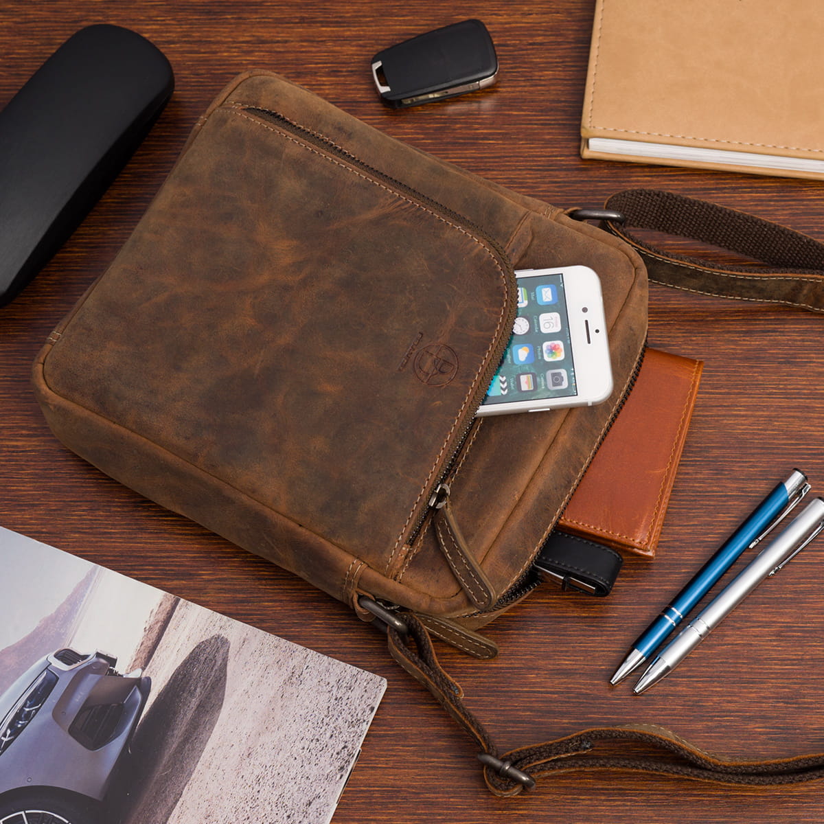 Juoda odinė rankinė