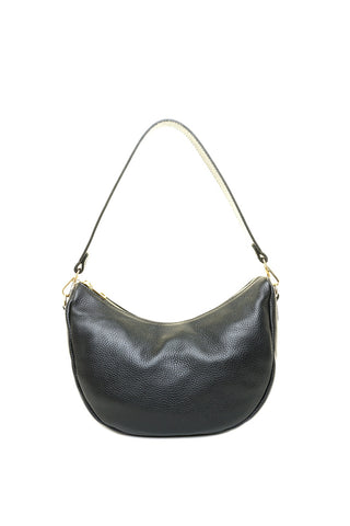 Juoda odinė rankinė per petį