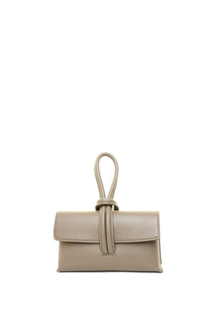 Rusva odinė rankinė per petį