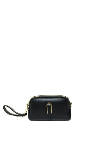 Juoda rankinė per petį