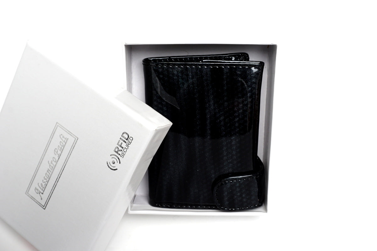 Juoda lakuota odinė kortelinė su RFID apsauga-GIEVERA